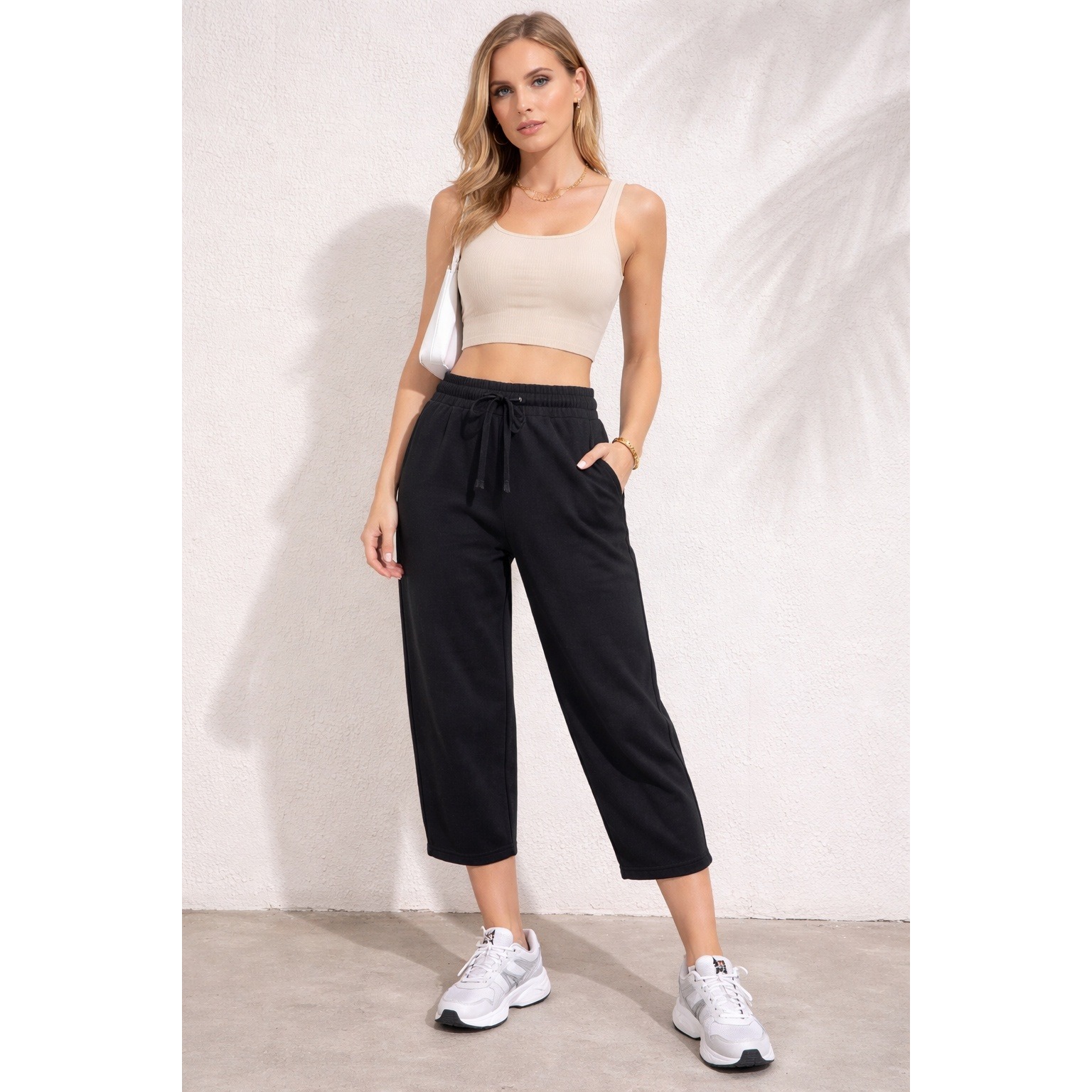 Hollister -1411 Black High Rise Wide Leg Cropped Fleece Barrel Sweatpants S